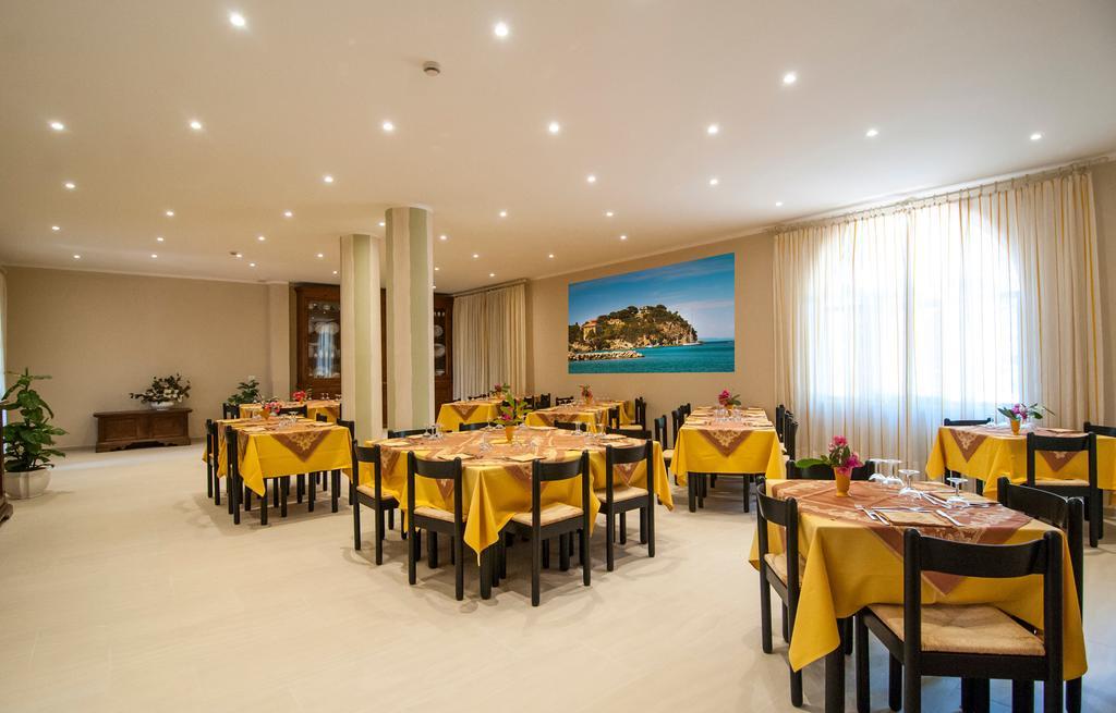 Hotel Marelba Cavo Exterior photo